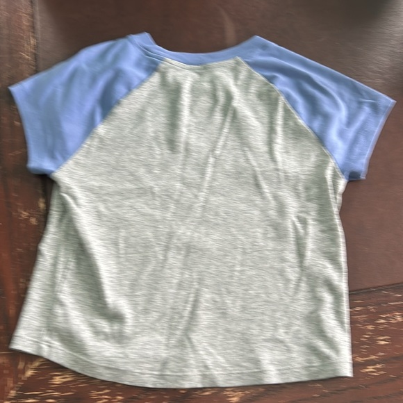 Crop top - Picture 2 of 3